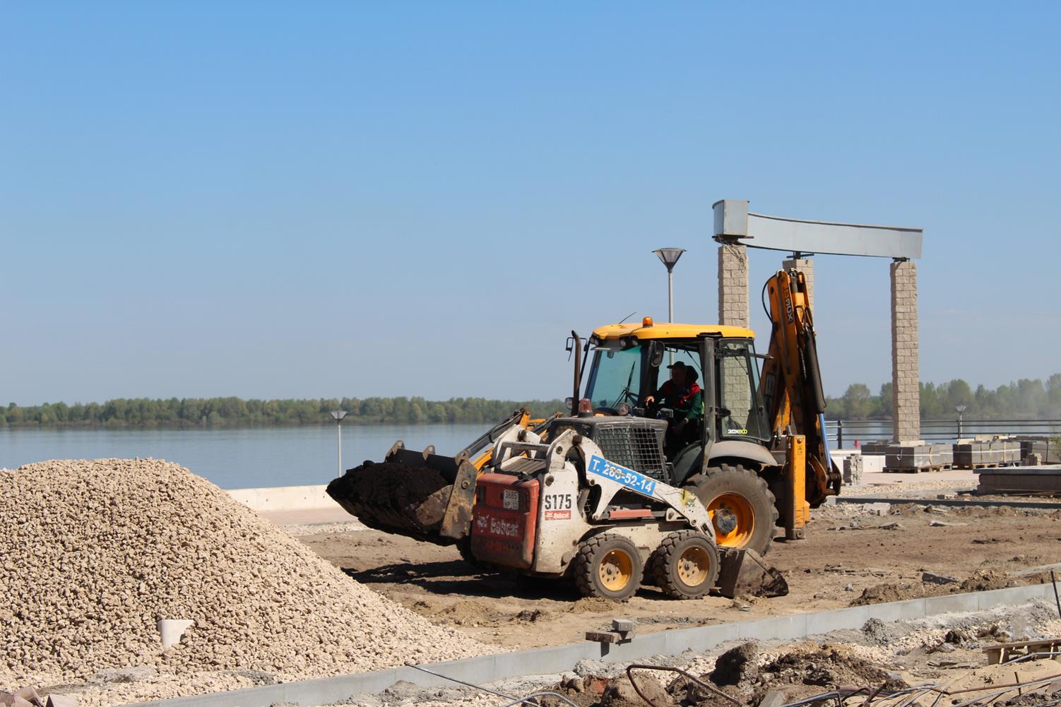 За синим забором: реконструкция Нижне-Волжской набережной близится к завершению (ФОТО) - фото 6