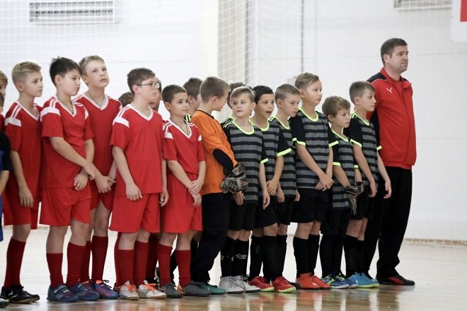 Школьники сыграли в мини-футбол на первенстве Приокского района - фото 2