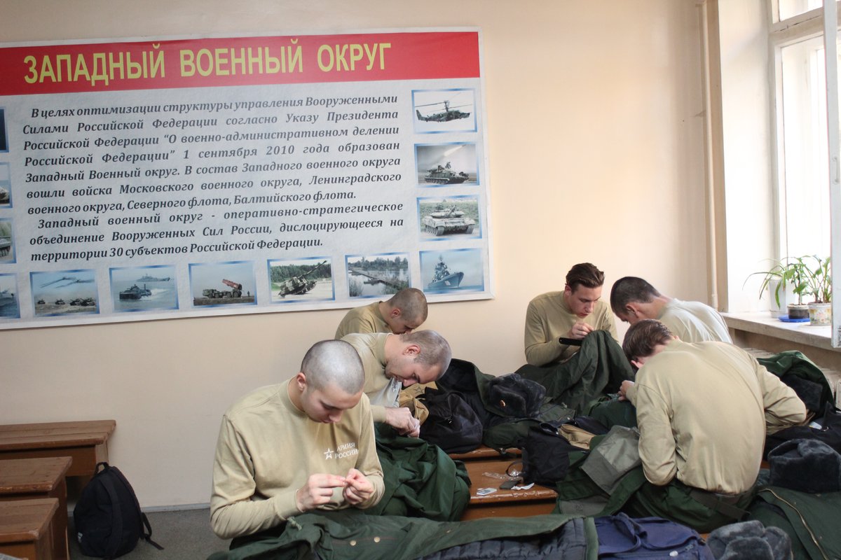 Первые призывники отправились из Нижнего Новгорода на военную службу - фото 2