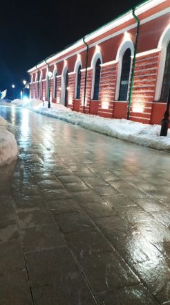 Нижегородцы жалуются на гололед на новогодних локациях в центре города - фото 2