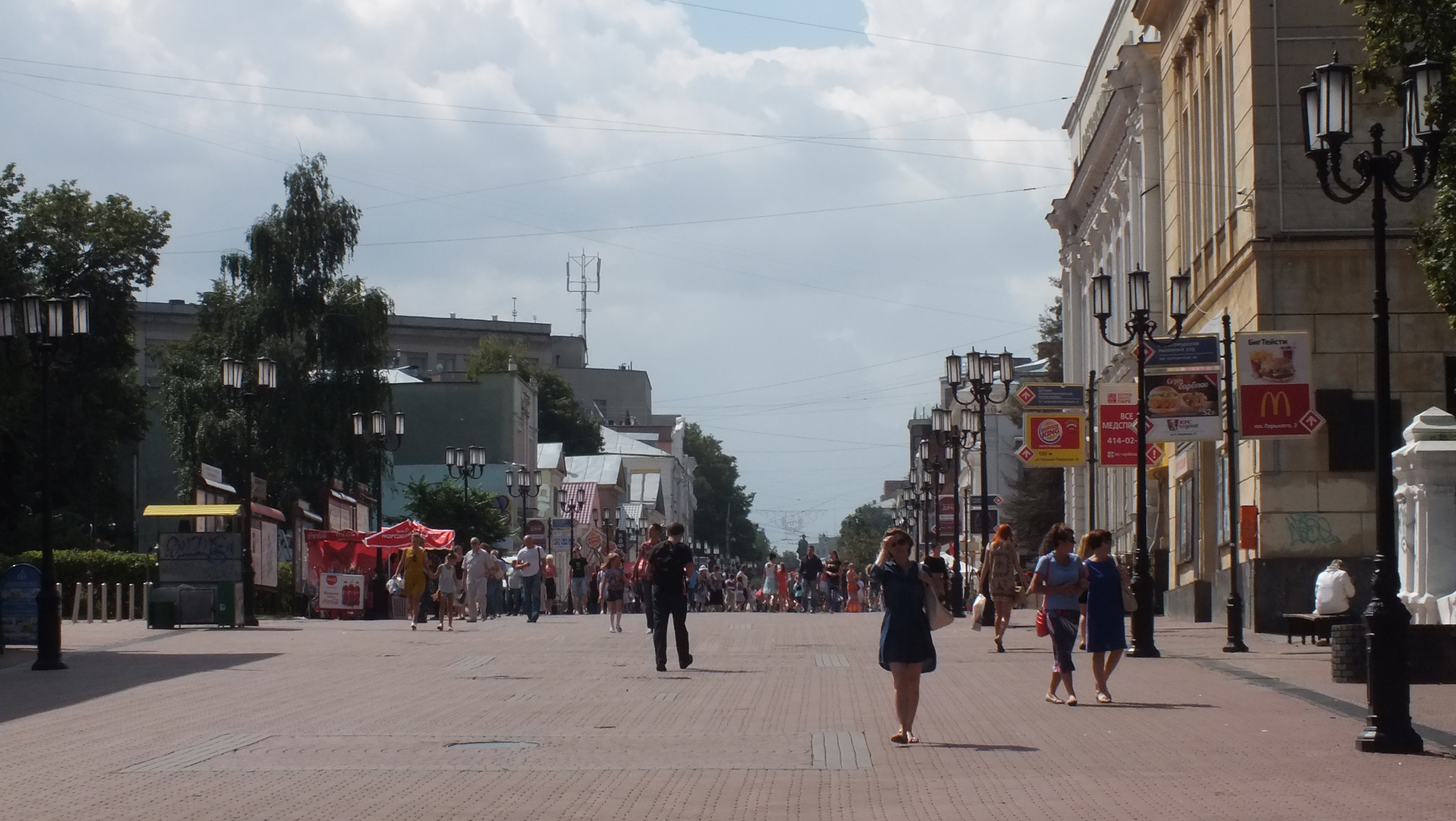 Погода в нижегородце на неделю. Фото нижегородцев на улицах. Вечернее фото большой Покровской улицы.