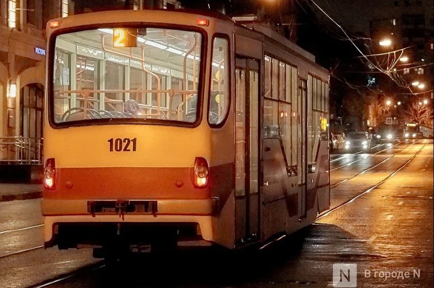 Трамвай № 21 задним ходом скатился с горы в Нижнем Новгороде