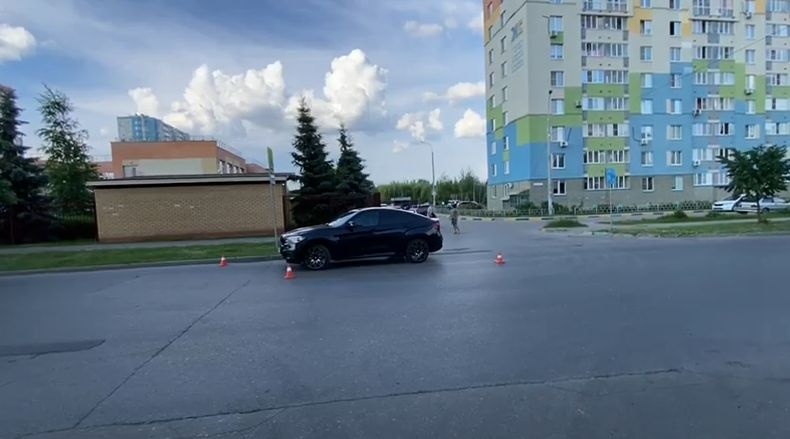 Машина сбила ребенка на самокате в Нижнем Новгороде - фото 1