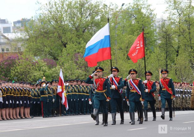 Фоторепортаж: парад в честь 80-й годовщины Победы прошел в Нижнем Новгороде - фото 165