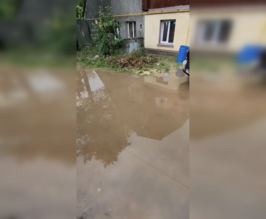 Участки под водой: жители Нагулино требуют решить проблему стоков с трассы - фото 1
