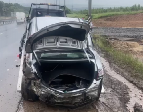 Иномарка перевернулась рядом со стройкой дублера Гагарина в Нижегородской области - фото 1