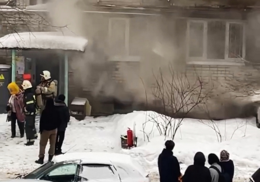 28 человек эвакуировали из-за пожара на улице Юбилейной в Нижнем Новгороде - фото 1