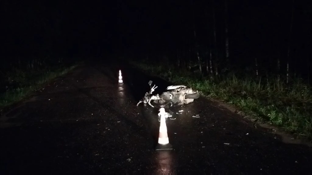 Две девушки разбились на скутере в Нижегородской области - фото 1