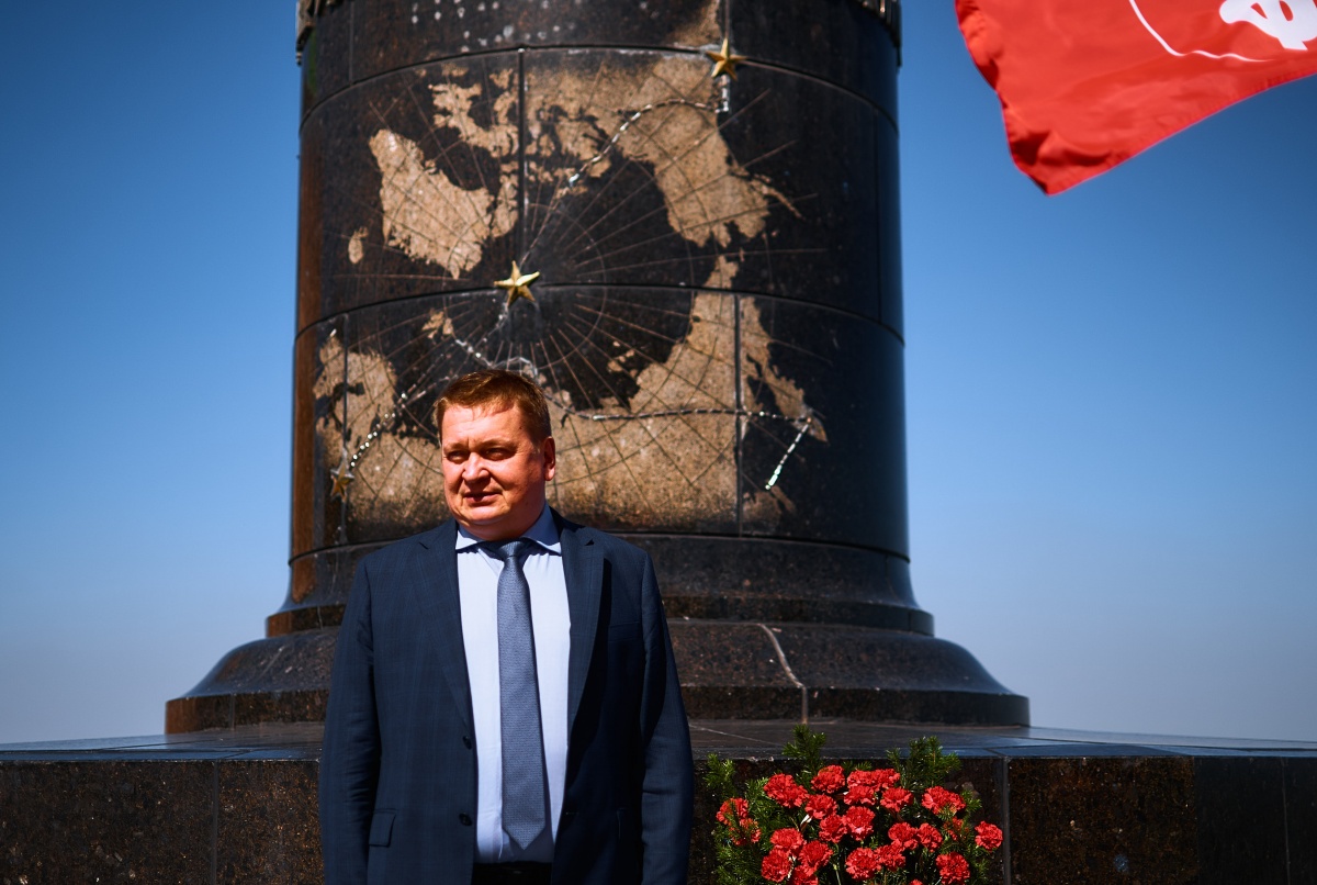 КПРФ добилась восстановления надписи на памятнике Чкалову в Нижнем Новгороде - фото 1