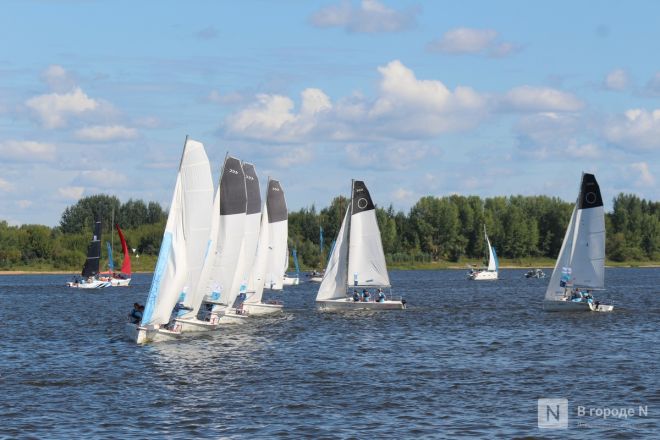 75 яхт и более 500 сапов вышли на Волгу в Нижнем Новгороде в День города - фото 38