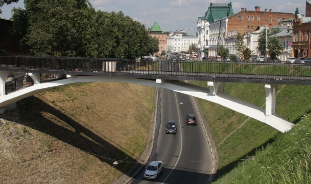 Мэрия расторгла контракт на ремонт моста через Зеленский съезд - фото 1