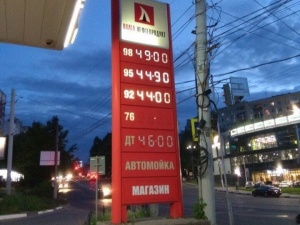 Бензин в России продолжает дорожать