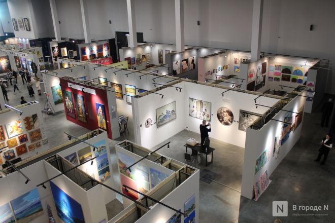 Фоторепортаж: выставка &laquo;АРТ МИР &mdash; 2026&raquo; открылась в Нижнем Новгороде - фото 144