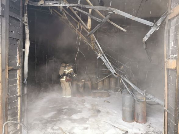 Один человек пострадал на пожаре в складском помещении в Нижнем Новгороде - фото 2