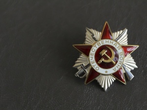 Дорогу из обломков памятника воинам Великой Отечественной войны под Семеновом демонтируют