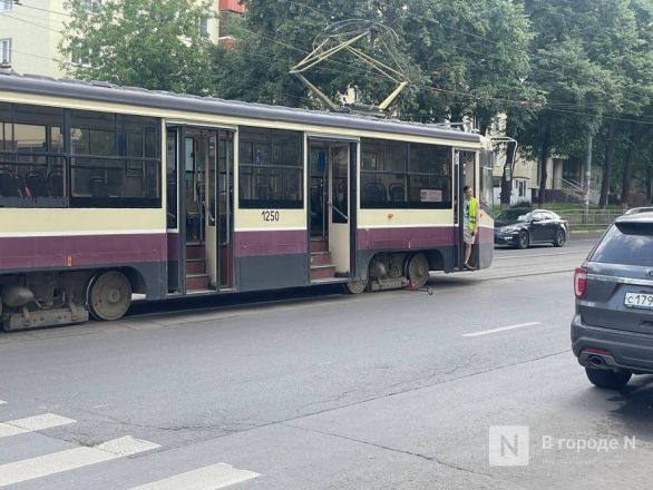 Трамваи встали на улице Белинского в Нижнем Новгороде - фото 1