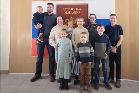 Переехавшей в Нижний Новгород канадской семье дали временное убежище