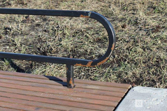 Ржавые урны и разбитая плитка: как пережили зиму знаковые места Нижнего Новгорода - фото 33