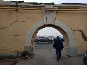 Аварийные дома и провалы в асфальте на исторических улицах Нижнего Новгорода обнаружили активисты