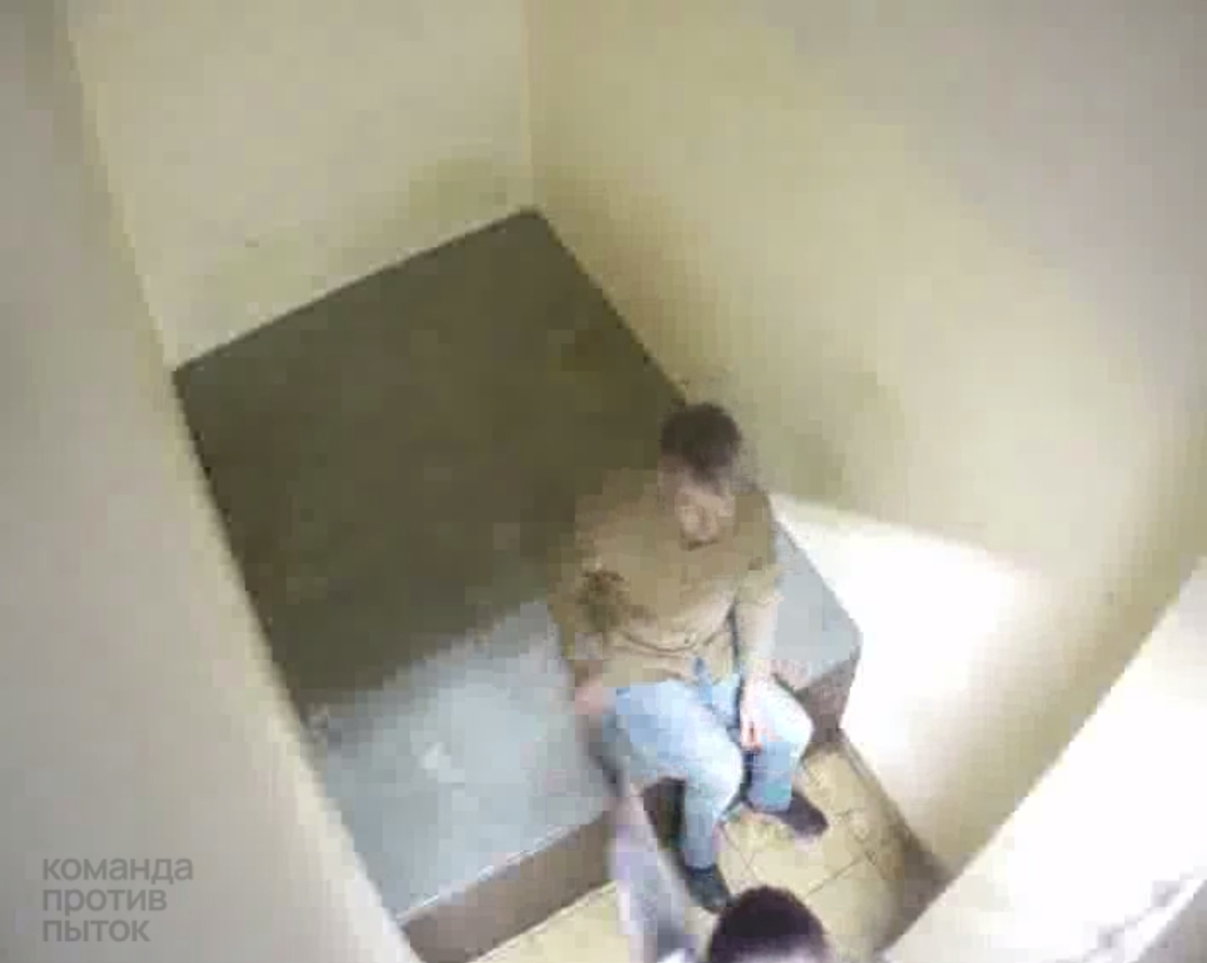 Появилось видео с избиением выксунца лейтенантом полиции - фото 1
