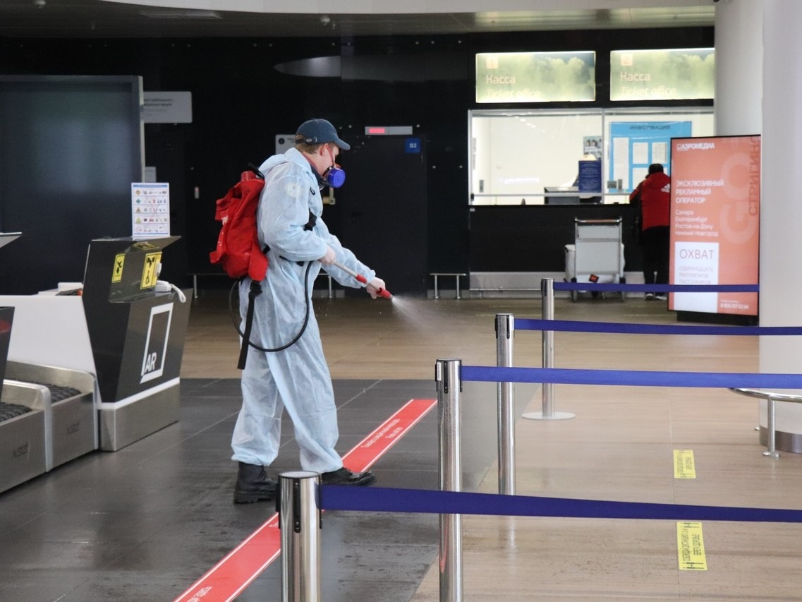Дезинфекцию нижегородского аэропорта доверили юным спасателям - фото 1