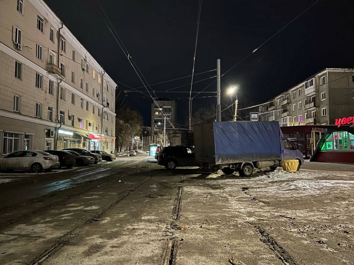 Нижегородцев просят убрать машины с путей трамваев 6-го и 7-го маршрутов