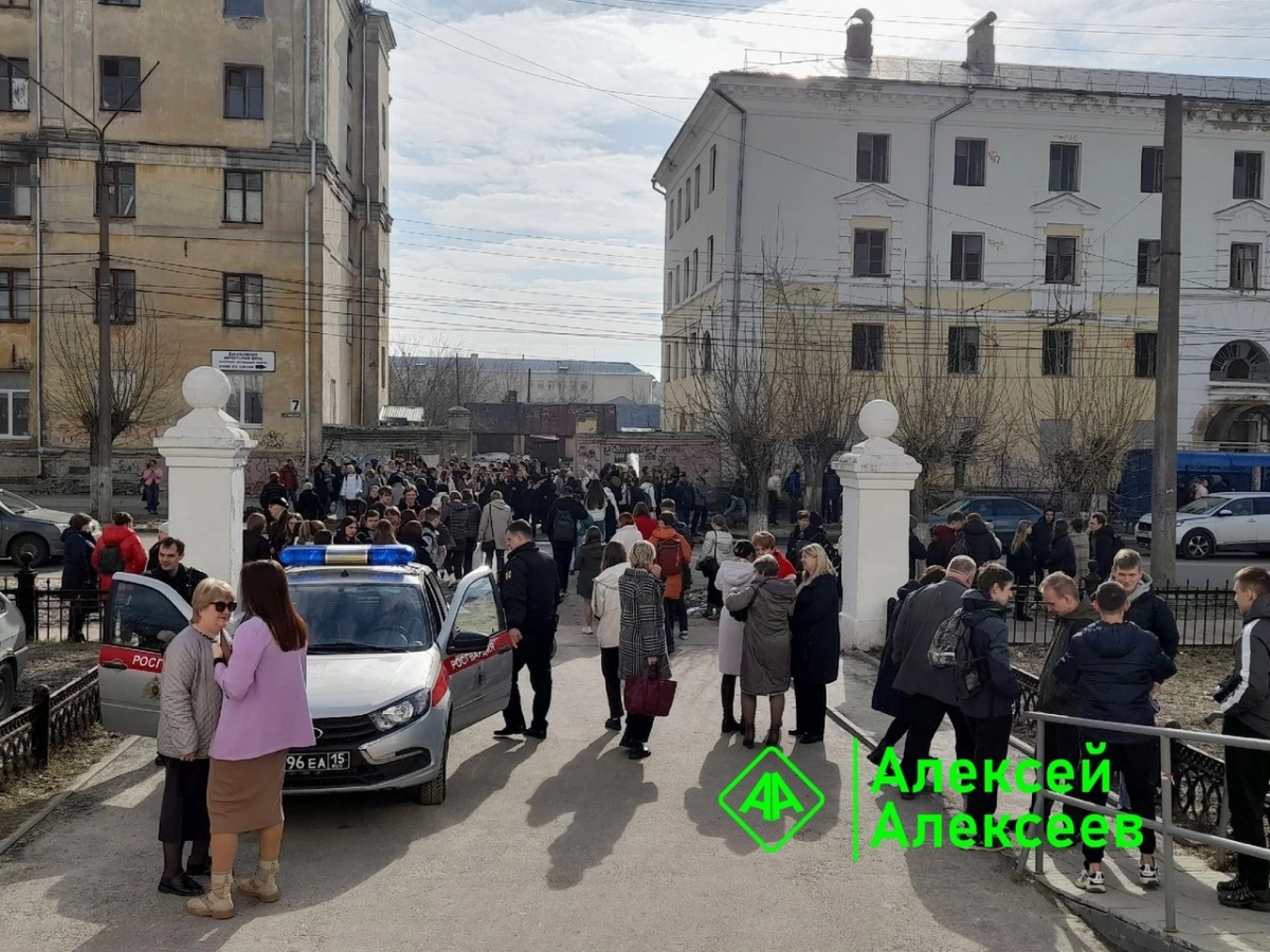 Дзержинский техникум эвакуируют в четвертый раз за последнее время - фото 1