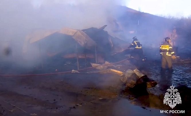 Четыре дома пострадали из-за мощного пожара в Нижнем Новгороде - фото 1