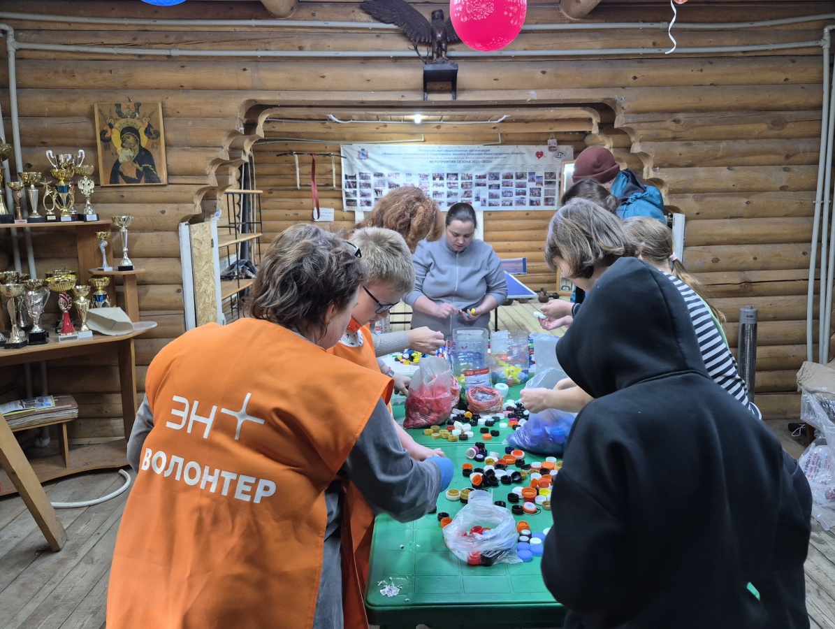 Волонтеры Эн+ Тепло Волга собрали и отправили на переработку 30 кг пластиковых крышек - фото 1