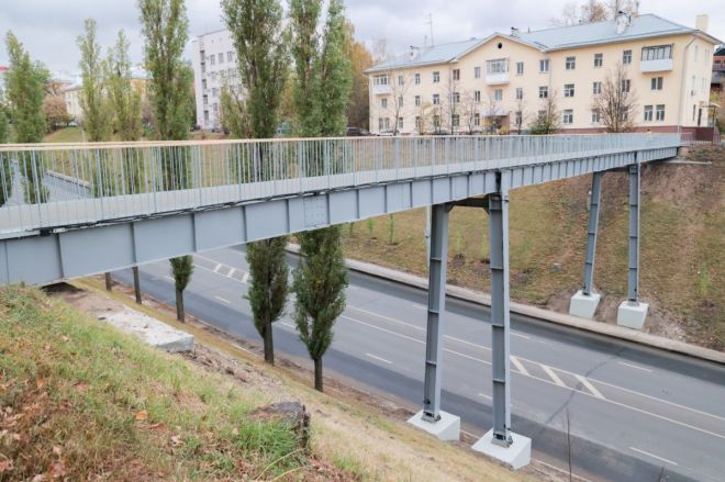 Пешеходный мост отремонтировали на Похвалинском съезде в Нижнем Новгороде - фото 1