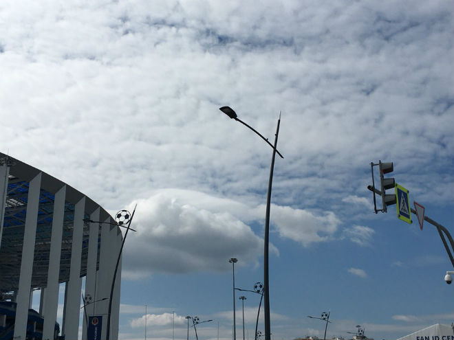С фонарных столбов у стадиона &laquo;Нижний Новгород&raquo; исчезли мячи (ФОТО) - фото 2