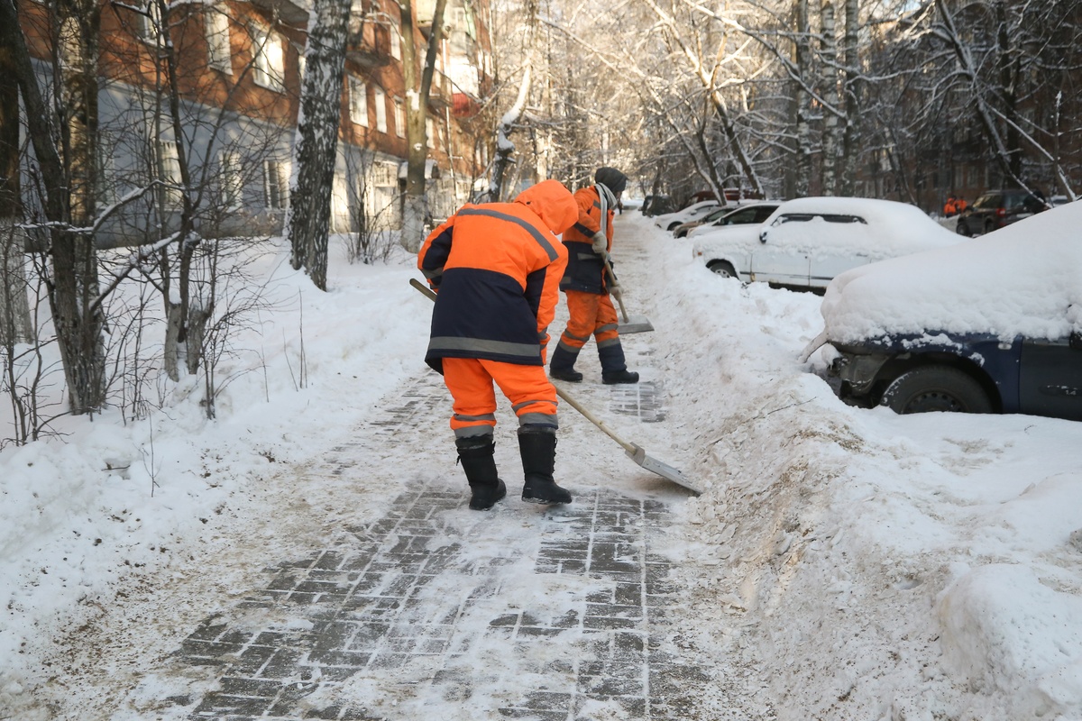 Жители Советского района чаще других жалуются на неубранный снег - фото 1