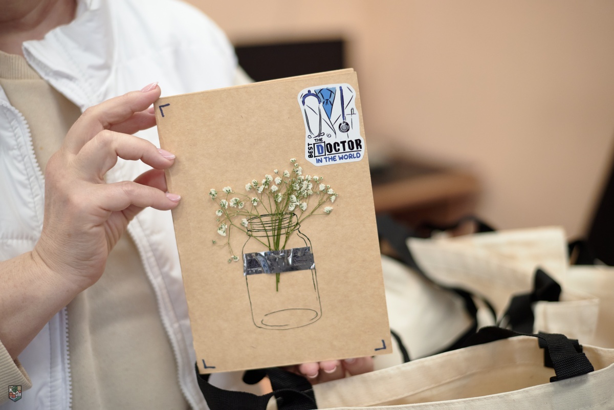 Нижегородские соцучастковые поздравили медиков с профессиональным праздником - фото 1