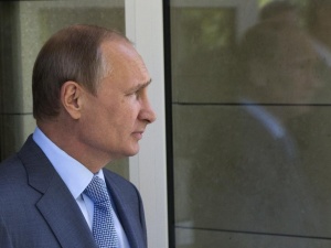 Уровень одобрения работы Путина и Медведева среди россиян снизился после повышения цен на бензин