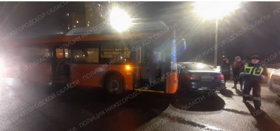 Пьяный водитель иномарки протаранил автобус в Сормовском районе - фото 2
