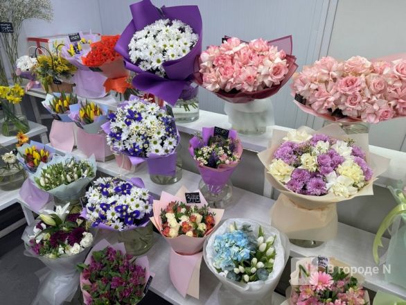 Мужчины, готовьтесь. Рассказываем, сколько стоят цветы к 8 марта в Нижнем Новгороде - фото 73