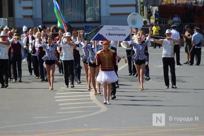 Парад духовых оркестров прошел по Большой Покровской в День города - фото 25