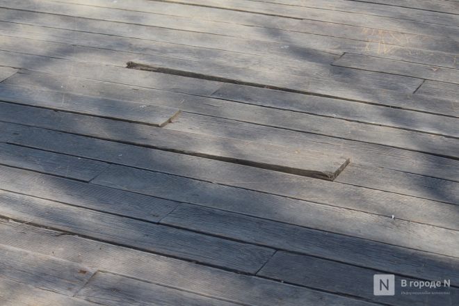 Трещит по швам: как выглядит центр Нижнего Новгорода после аномальной зимы — фоторепортаж - фото 34