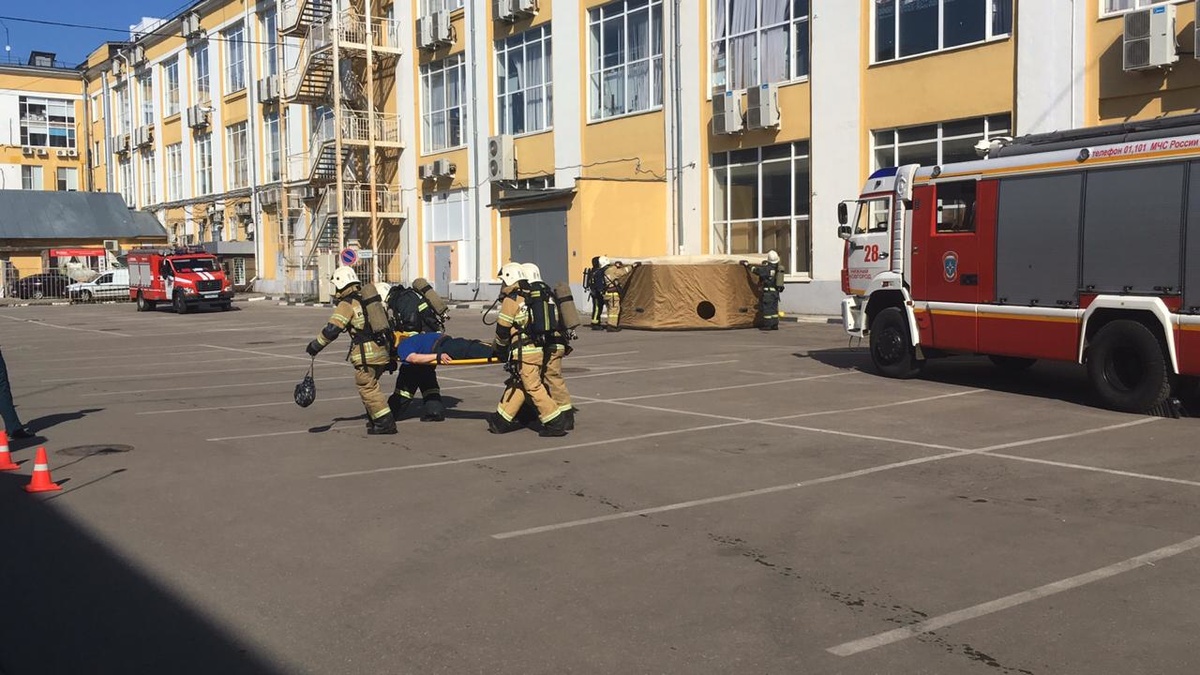Пожар без огня потушили сотрудники МЧС в торговом центре Нижнего Новгорода - фото 1