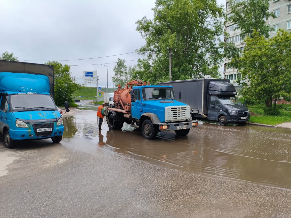 Дорожники в Нижнем Новгороде готовятся к надвигающимся ливням - фото 2