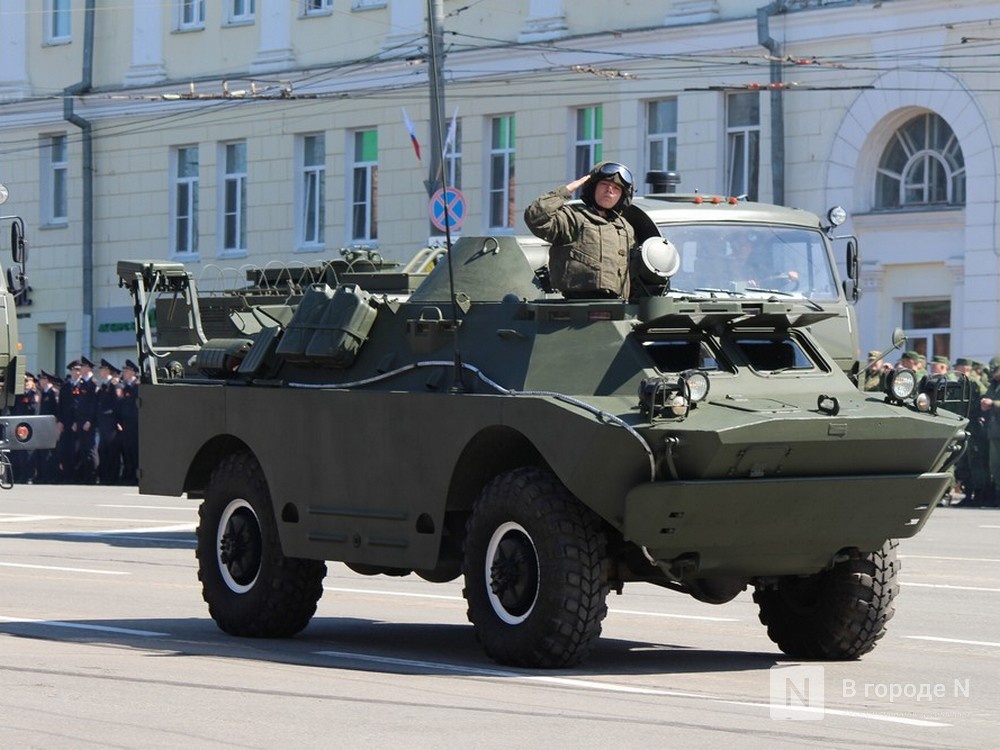 Военное n. Парад Победы в Нижнем Новгороде. Военная техника на параде. Парад Победы. День Победы парад.