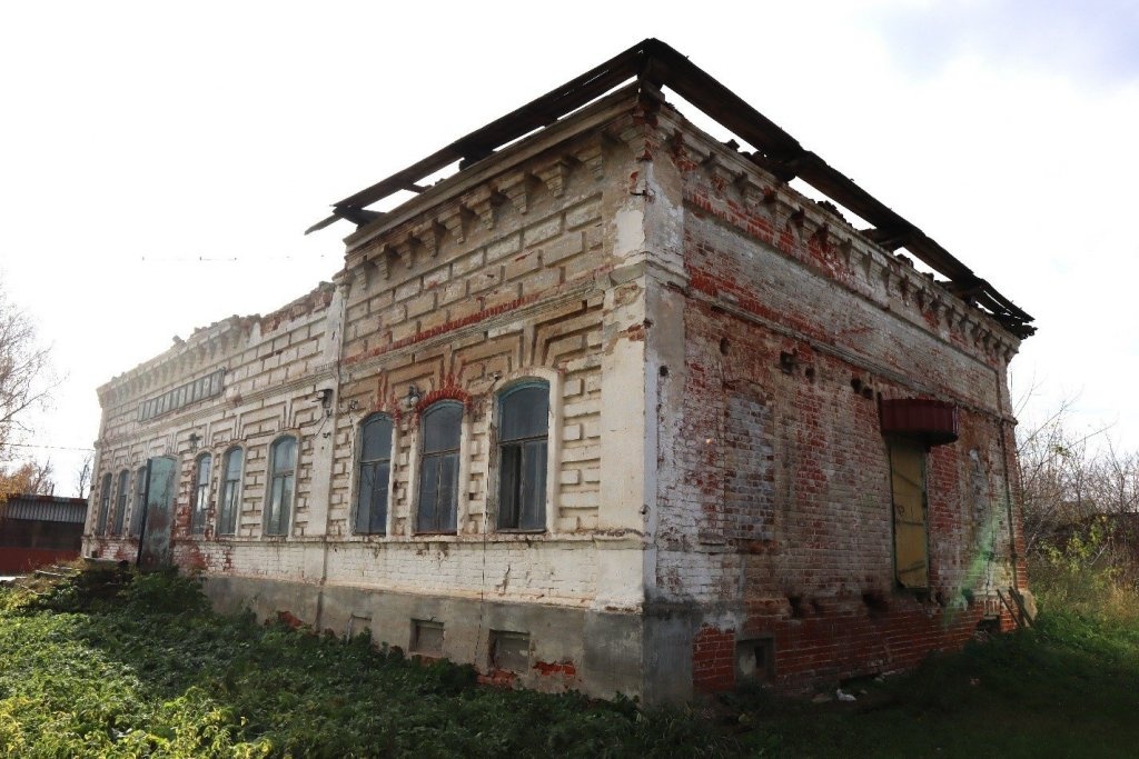 Старинное здание магазина XIX века в Нижегородской области продают за 1 рубль - фото 1